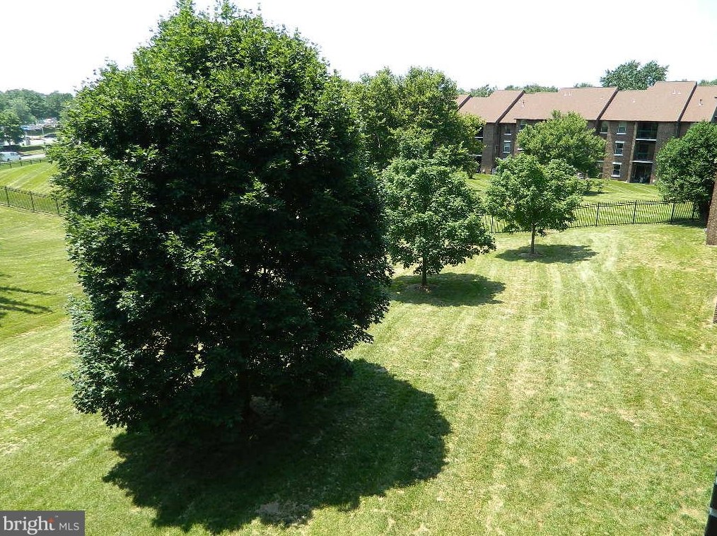 18403 Guildberry Dr Apt 302, Gaithersburg, MD 20879
