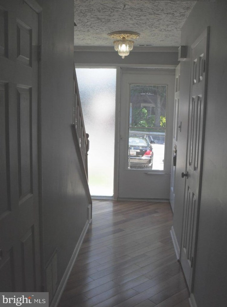 214 Deer Park Rd, Gaithersburg, MD 20877-1800