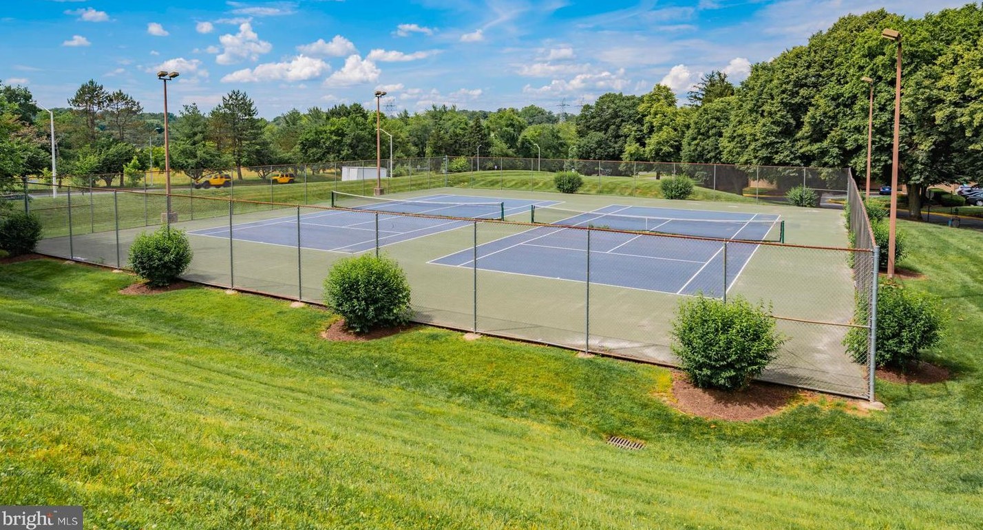 19602 Brassie Pl, Gaithersburg MD  20886-1912 exterior