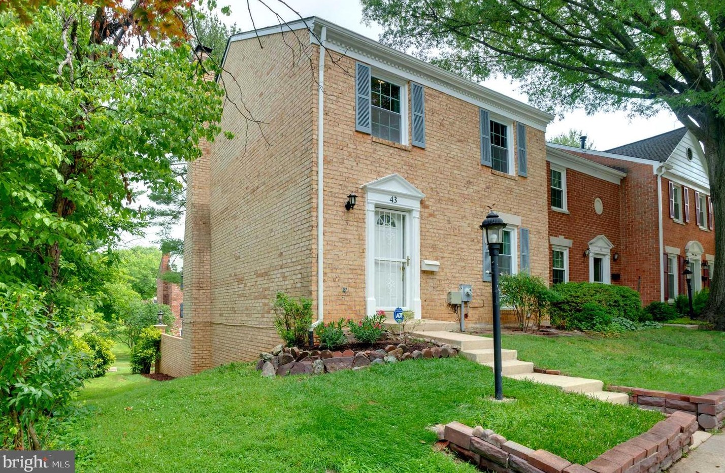 43 Longmeadow Dr, Gaithersburg, MD 20878-1997