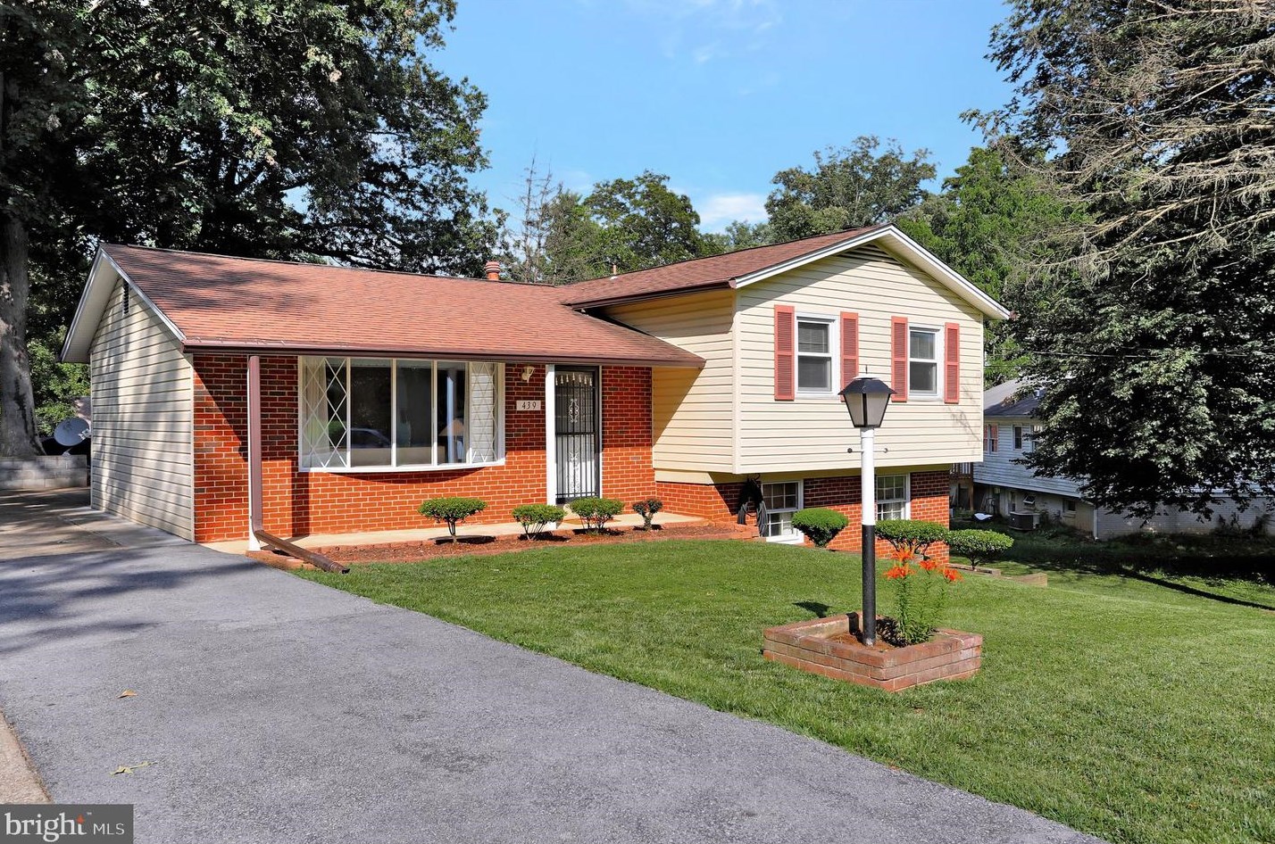 439 Gaither St, Gaithersburg, MD 20877-2064