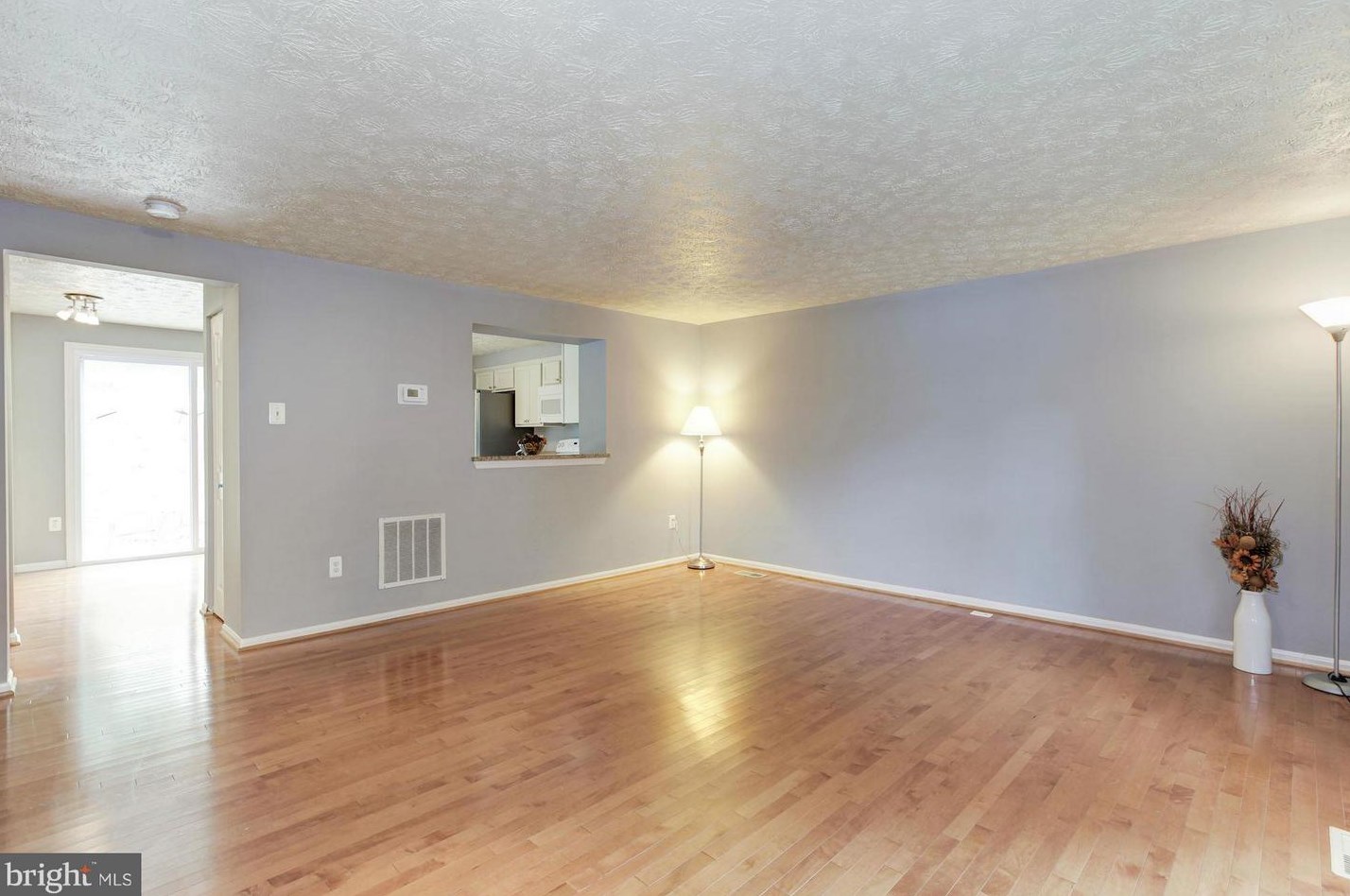 638 Coral Reef Dr, Gaithersburg, MD 20878