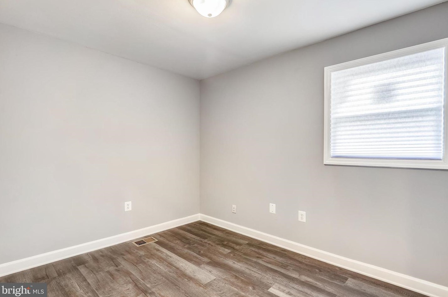 4900 Emo St, Capitol Heights MD  20743-2835 exterior