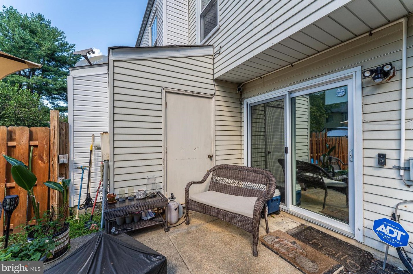 5813 Folgate Ct, Capitol Heights MD 20743-4243 exterior