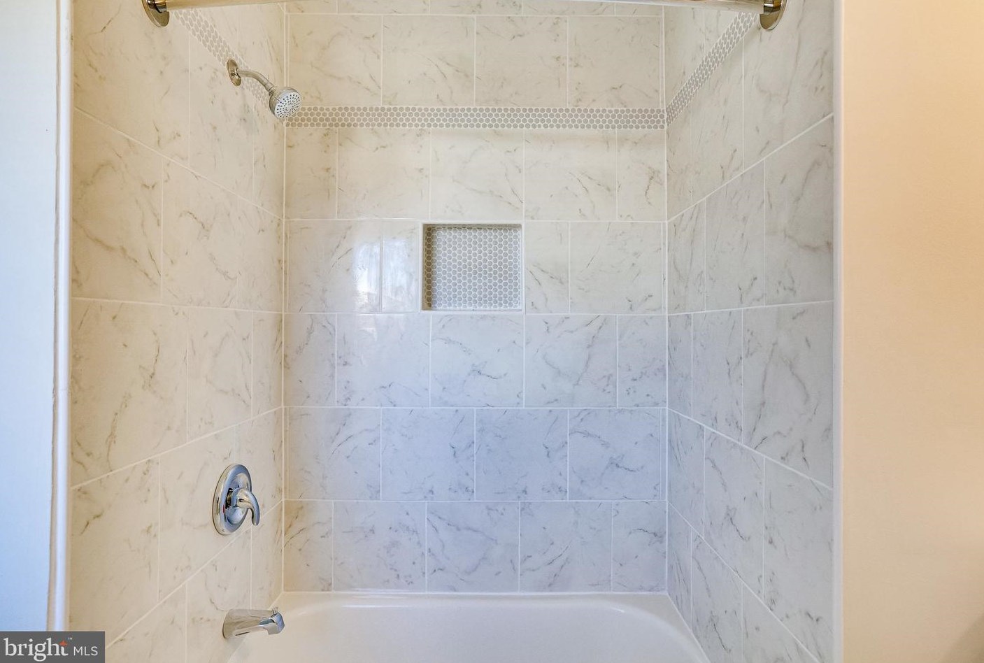 7403 Drumlea Rd, Capitol Heights MD 20743-3423 exterior