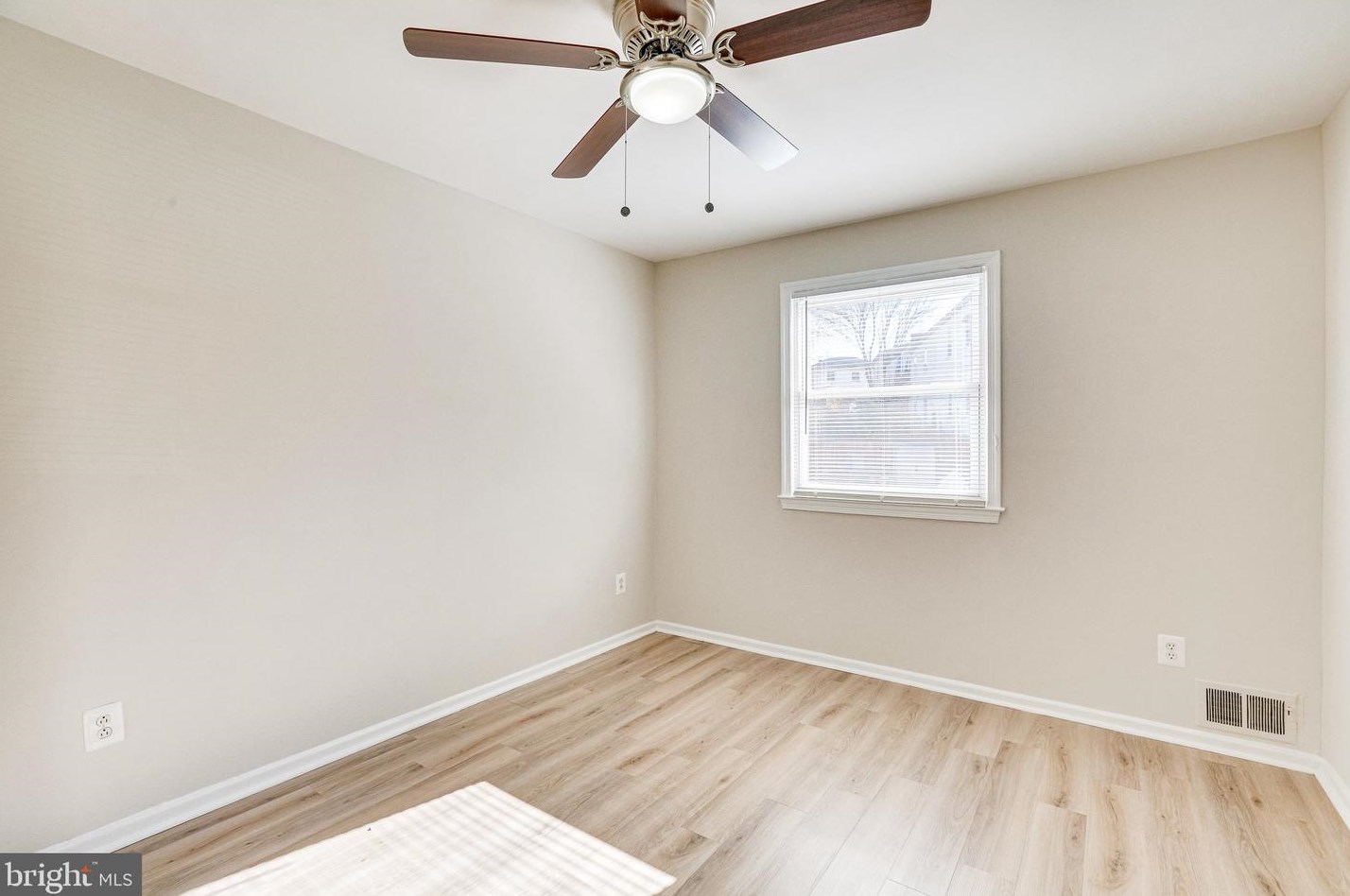 7403 Drumlea Rd, Capitol Heights MD 20743-3423 exterior