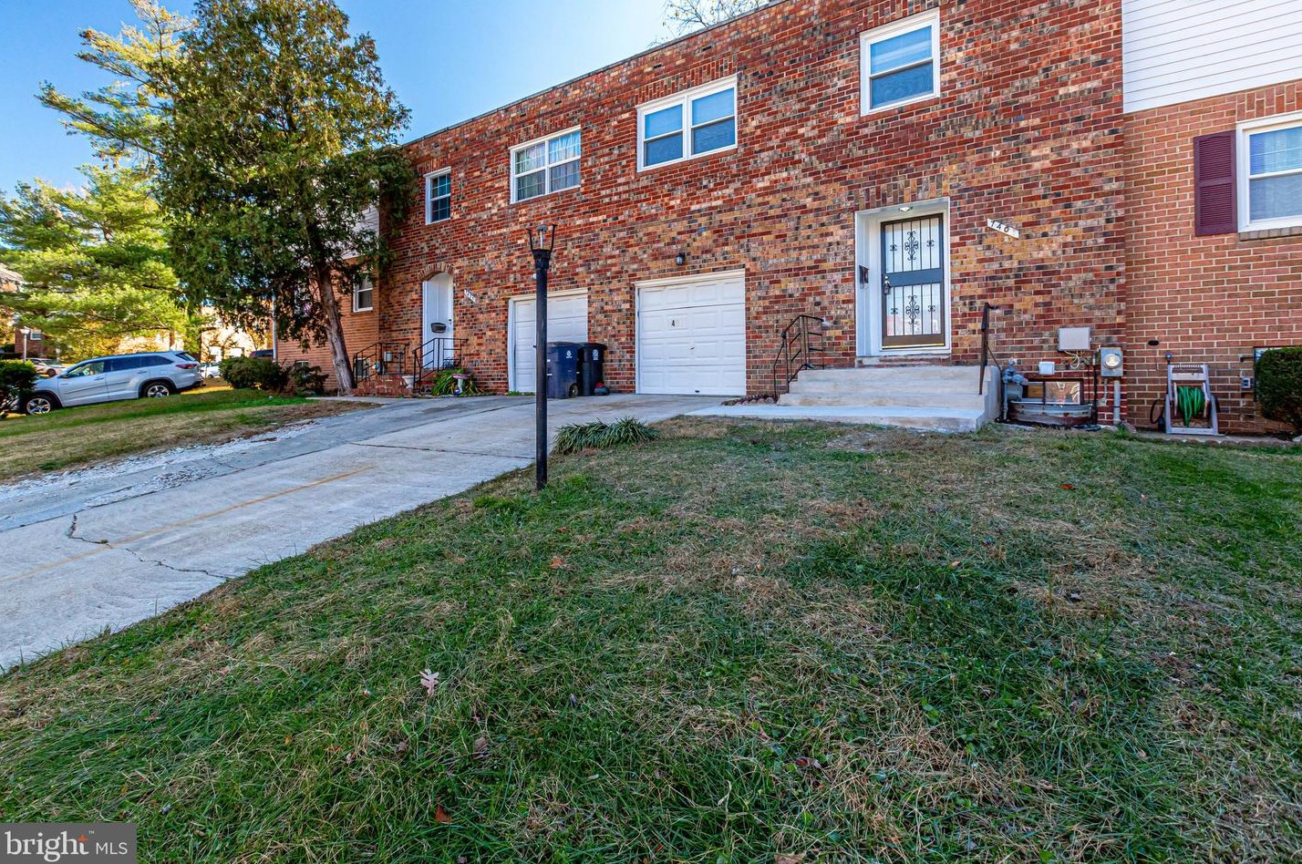 7403 Drumlea Rd, Capitol Heights, MD 20743-3423