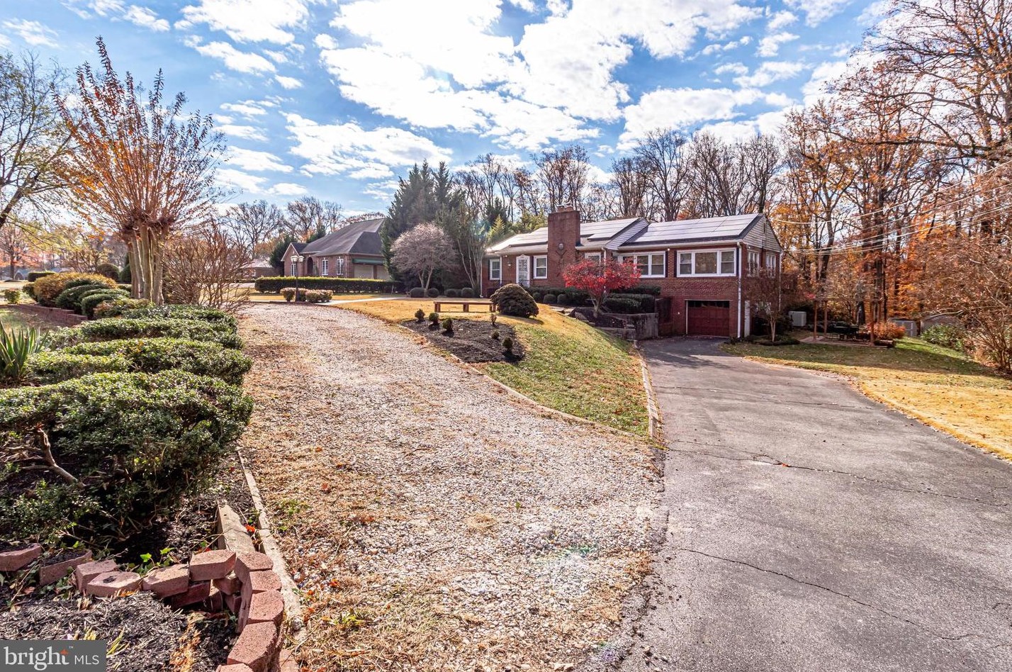 5319 Manchester Dr, Suitland, MD 20746-4407