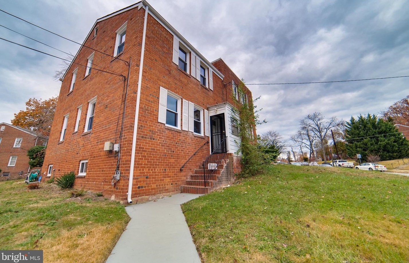 4037 Lyons St, Temple Hills, MD 20748