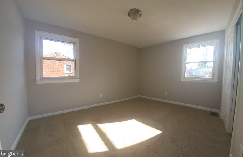 5706 Spruce Dr, Clinton MD 20735-1454 exterior