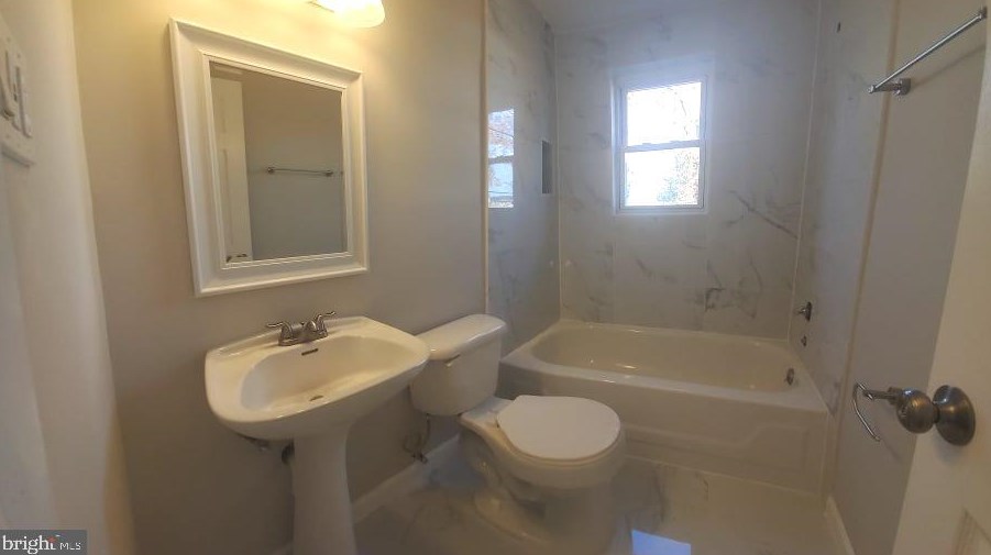 5706 Spruce Dr, Clinton MD 20735-1454 exterior