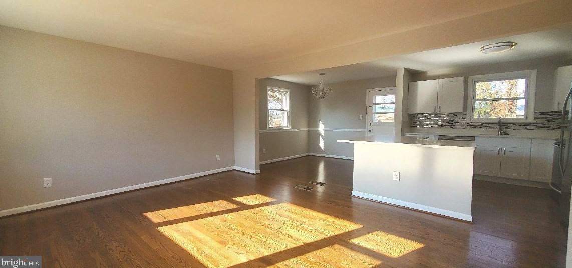 5706 Spruce Dr, Clinton MD 20735-1454 exterior