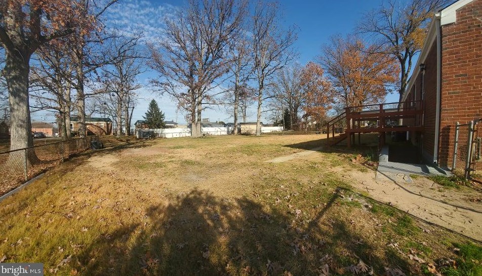 5706 Spruce Dr, Clinton MD 20735-1454 exterior