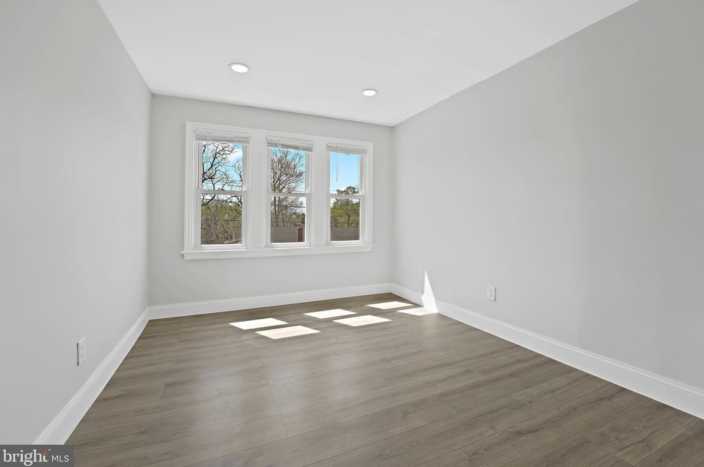 411 Dateleaf Ave, Capitol Heights MD  20743-2527 exterior