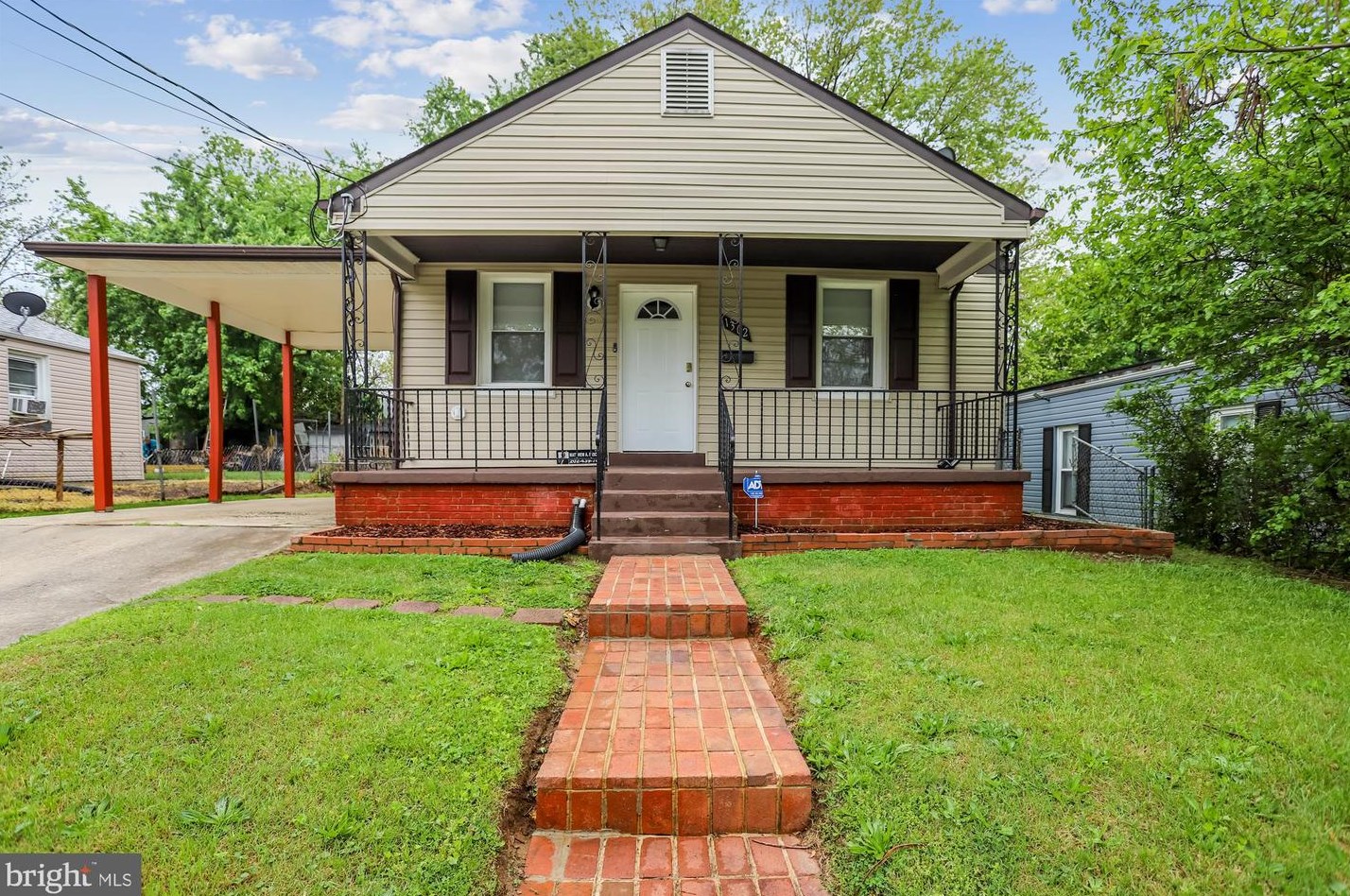 1302 Nome St, Capitol Heights, MD 20743-1240