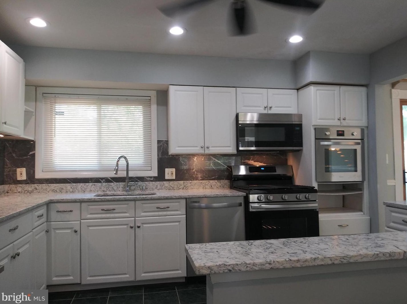 5526 Helmont Dr, Oxon Hill MD  20745-3229 exterior