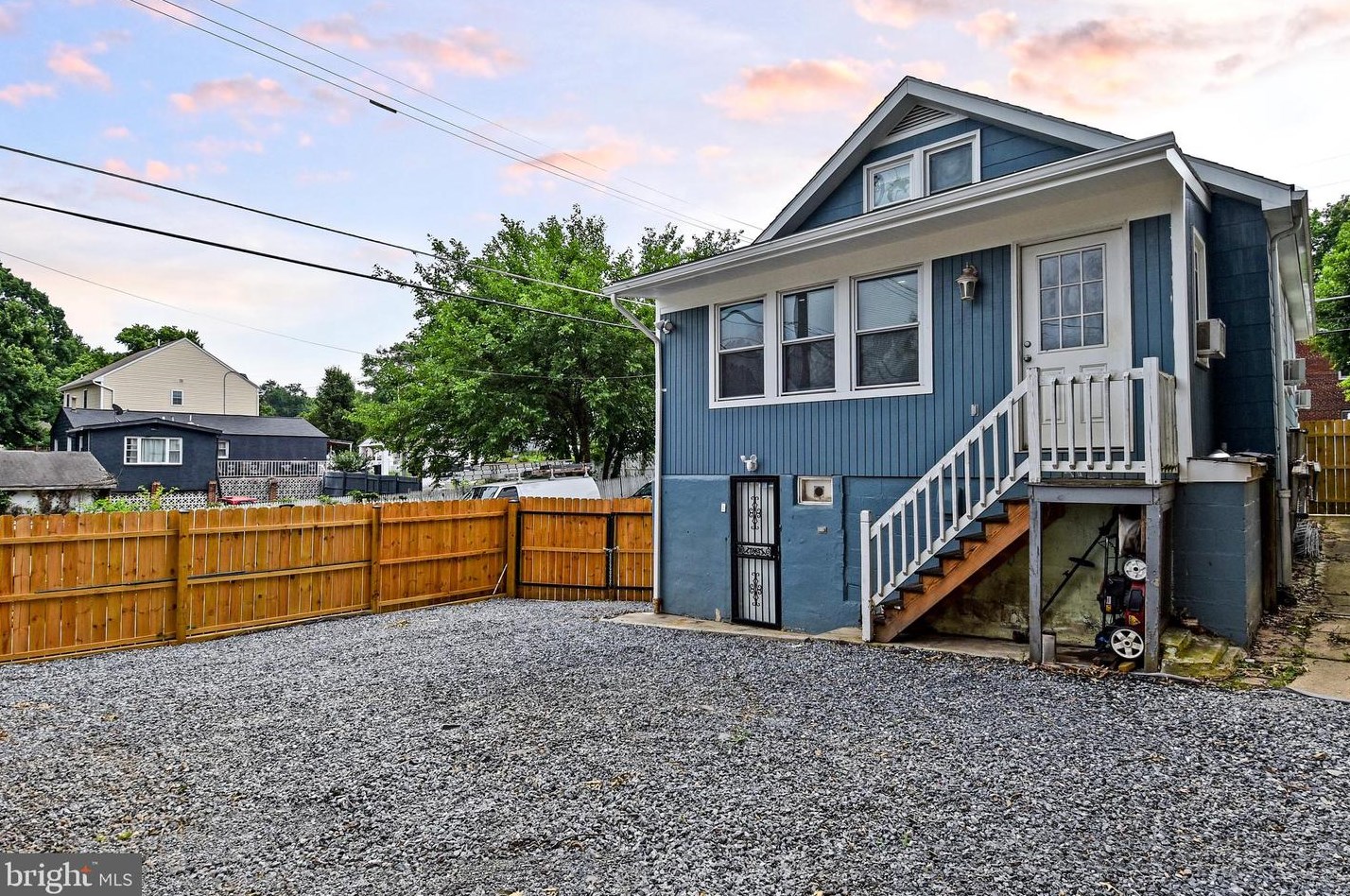 4718 Gunther St, Capitol Heights MD  20743-3925 exterior