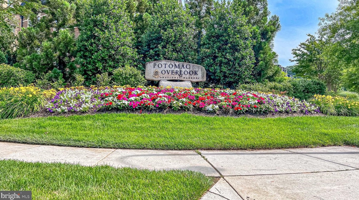 706 River Mist Dr, Oxon Hill MD  20745-3475 exterior