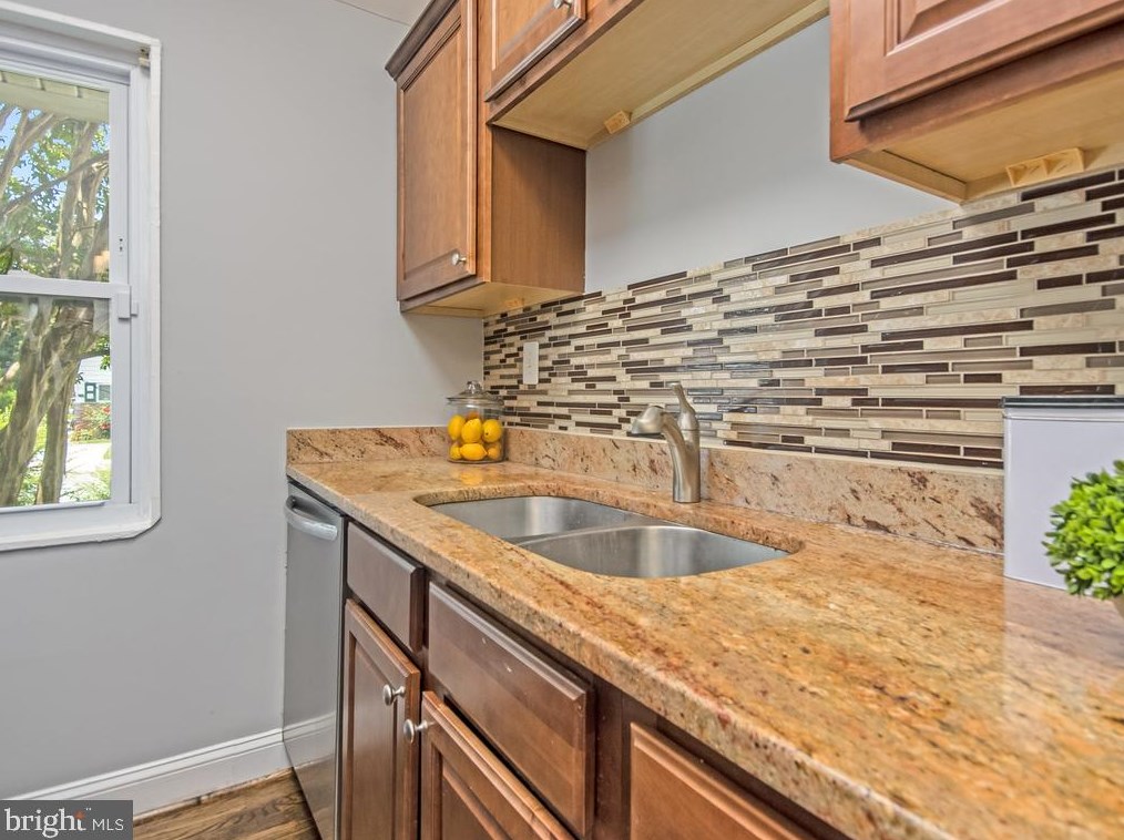 619 Birchleaf Ave, Capitol Heights MD  20743-1802 exterior