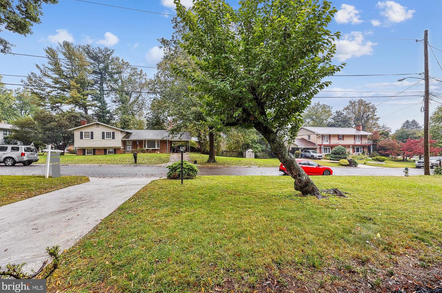 105 Mel Mara Dr, Oxon Hill, MD 20745