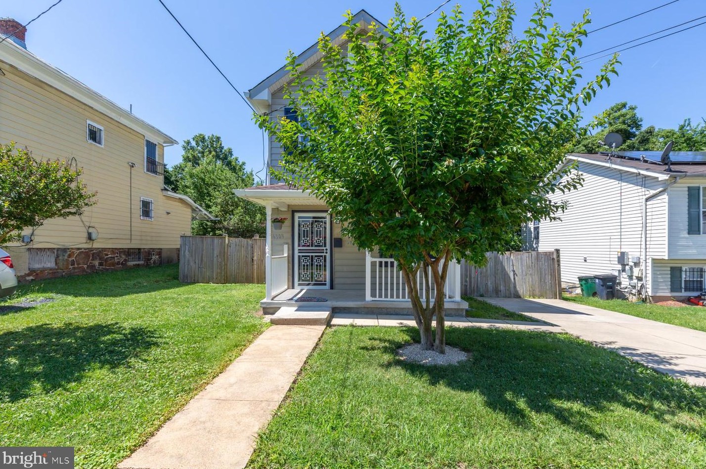 6309 Foote St, Capitol Heights MD  20743-1656 exterior