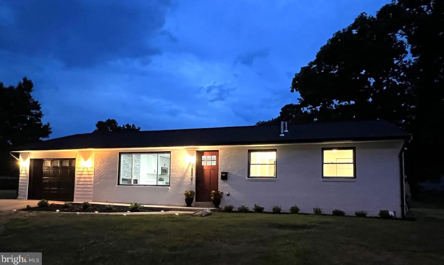 2804 Capri Dr, Fort Washington, MD 20744-2212