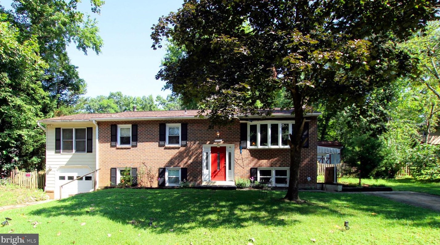 10004 Marguerita Ave, Glenn Dale, MD 20769-9275