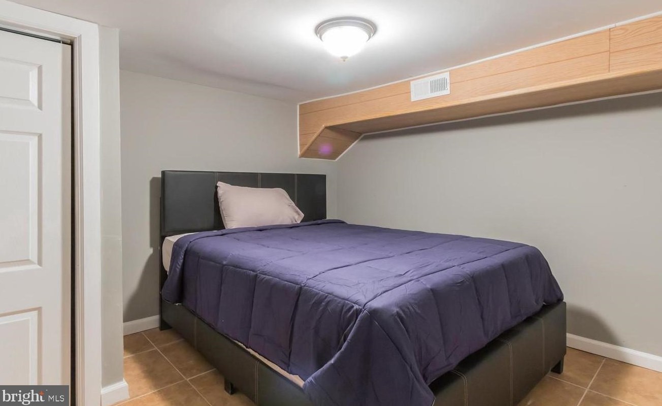 3904 Byers St, Capitol Heights MD 20743-5727 exterior