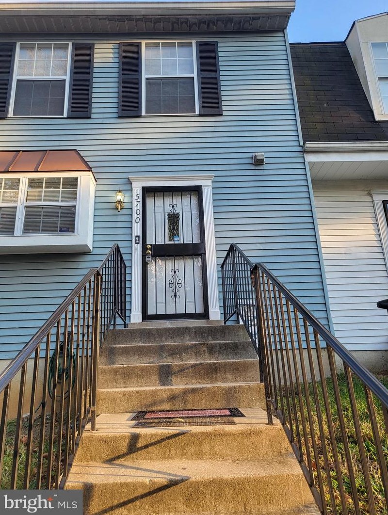 5700 Falkland Pl, Capitol Heights, MD 20743-4246