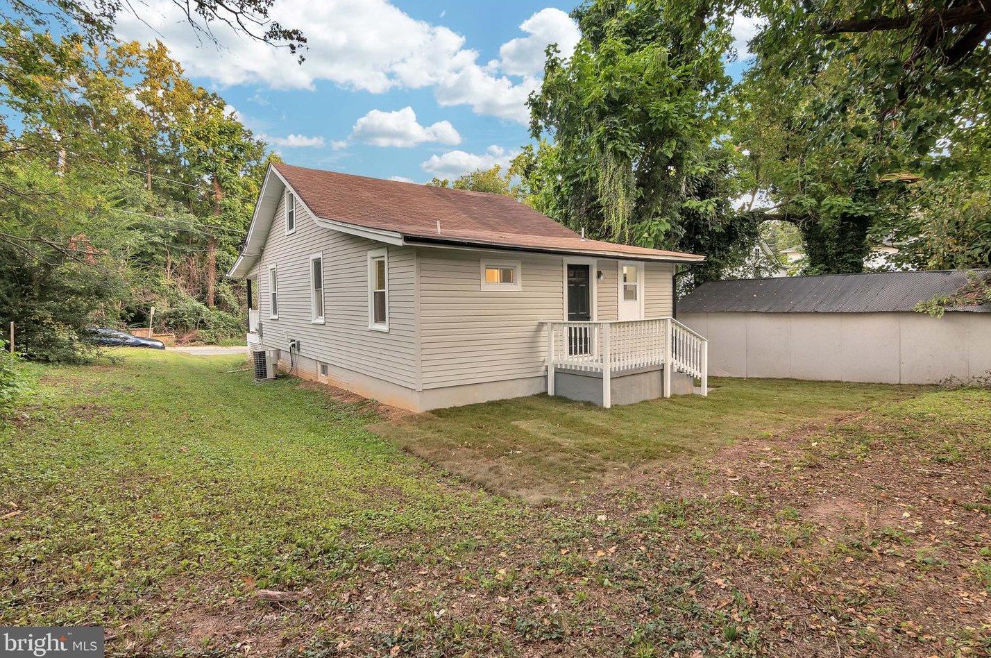 429 Clovis Ave, Capitol Heights MD  20743-2850 exterior