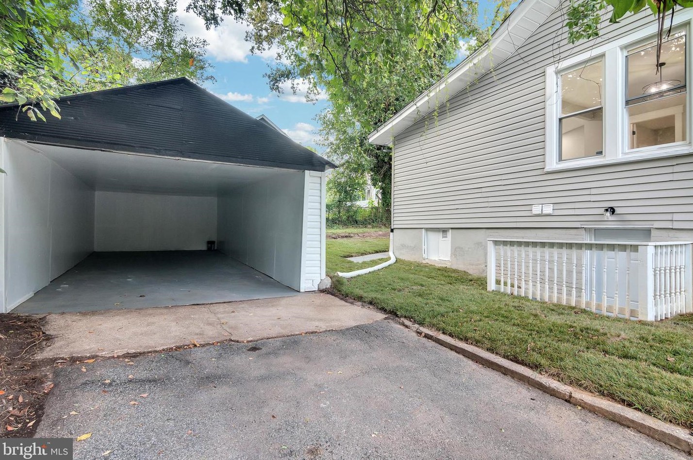 429 Clovis Ave, Capitol Heights MD  20743-2850 exterior