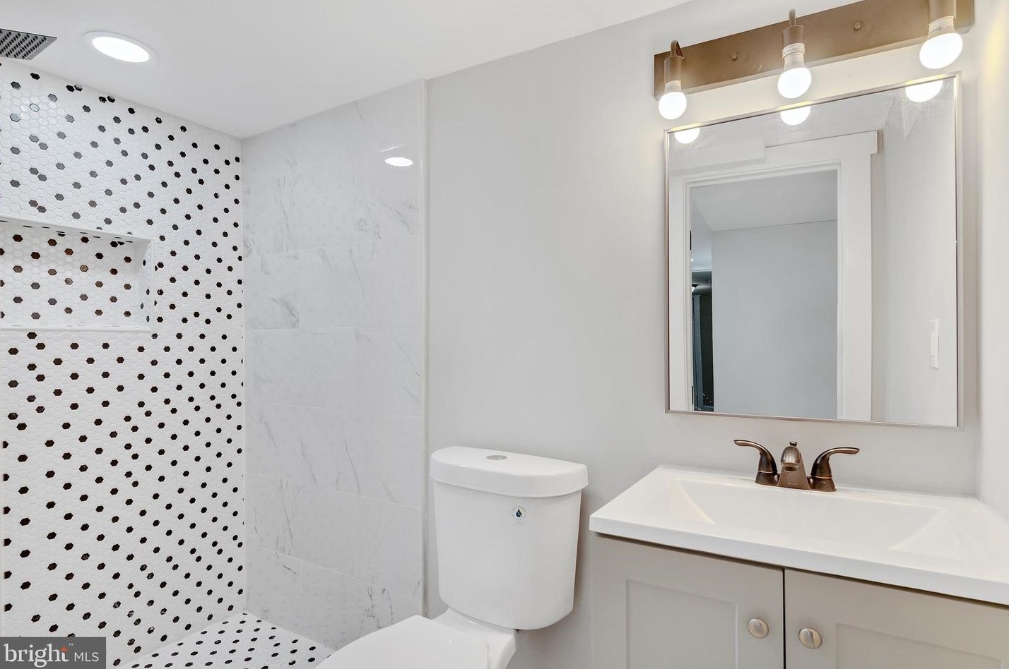 429 Clovis Ave, Capitol Heights MD  20743-2850 exterior