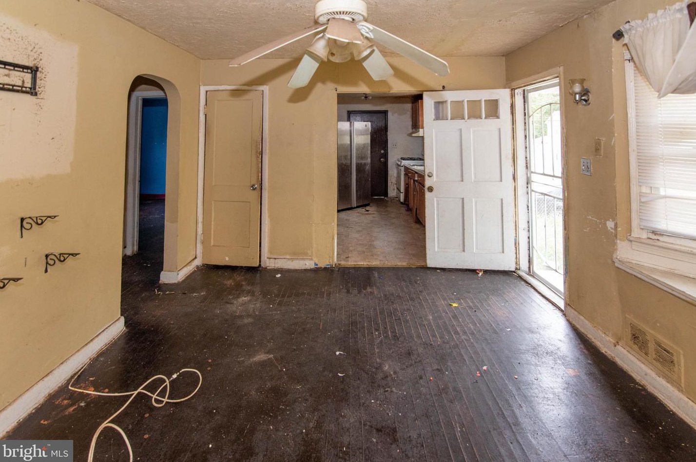 5120 Doppler St, Capitol Heights MD 20743-2869 exterior