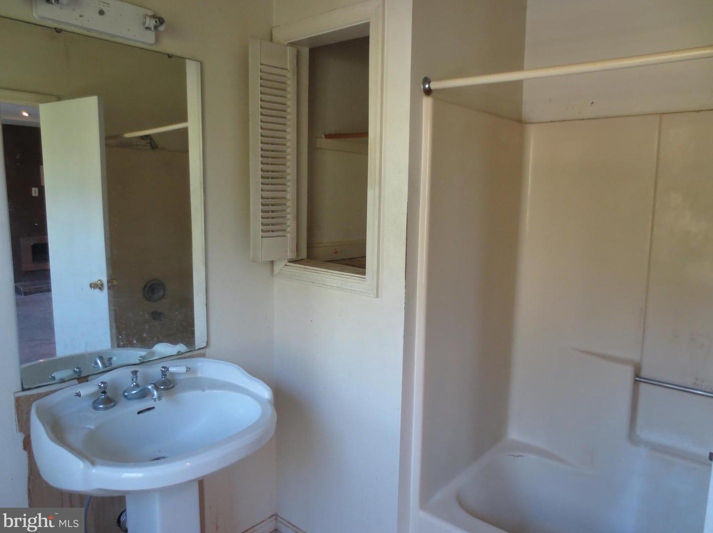 10716 Dragoo Pl, Clinton MD 20735-3912 exterior