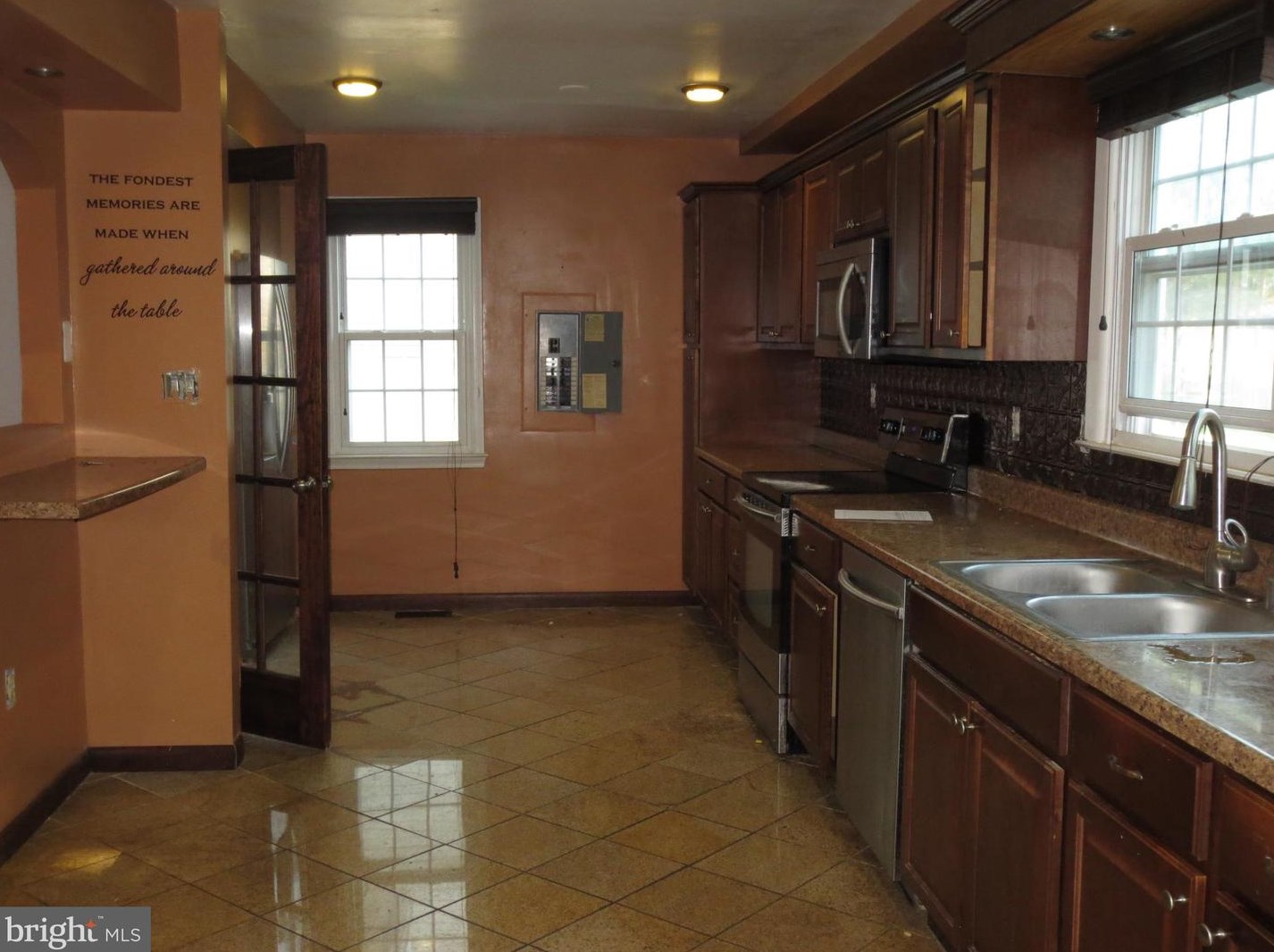 10716 Dragoo Pl, Clinton MD 20735-3912 exterior