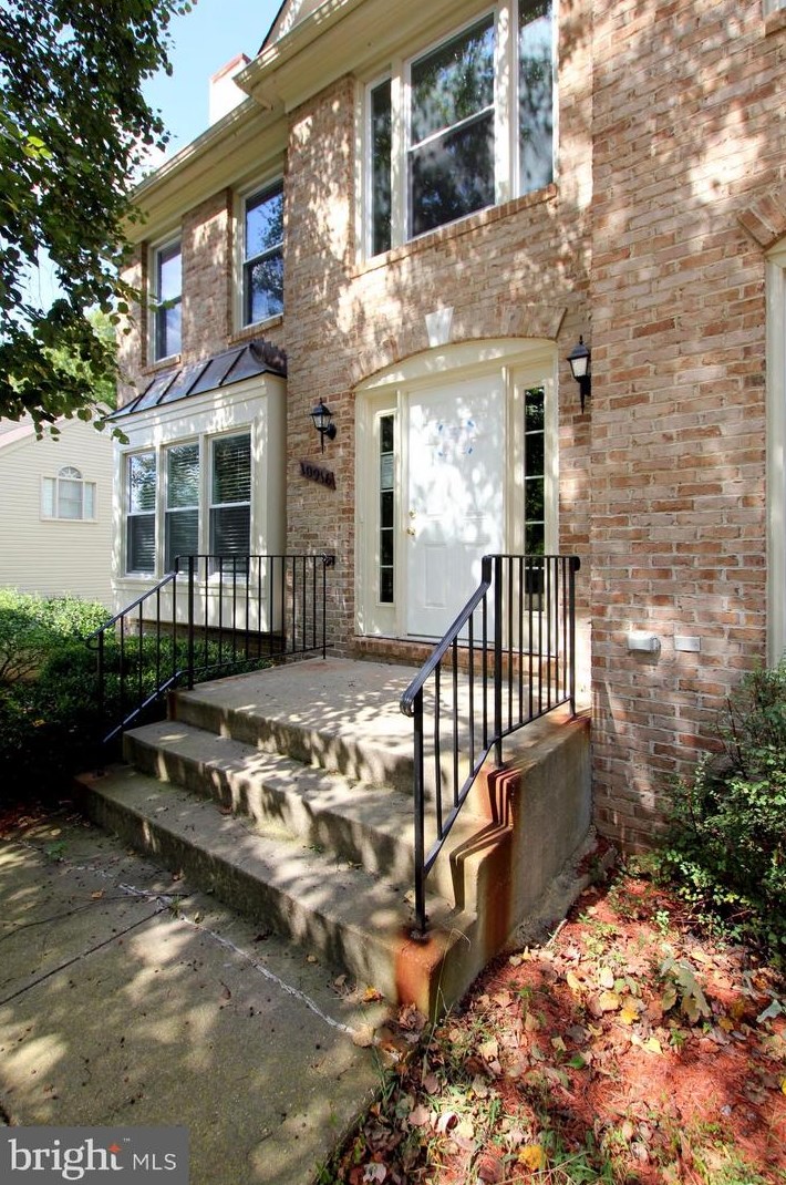 10916 Legend Manor Ln, Glenn Dale, MD 20769-2301