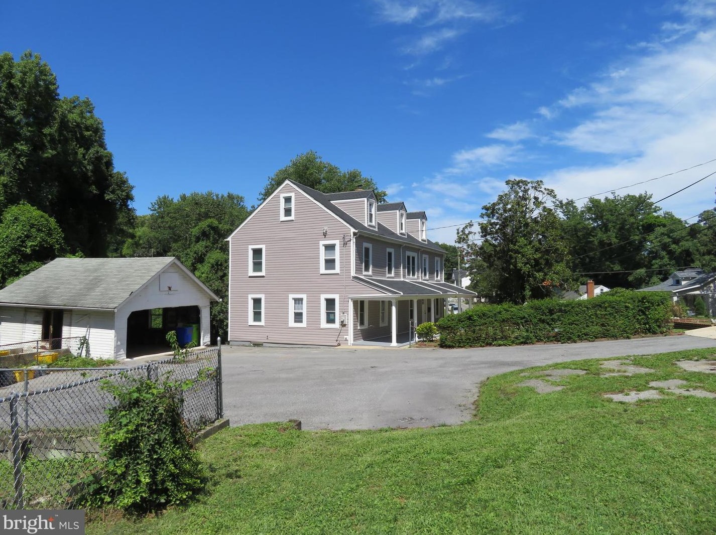 601 Balboa Ave, Capitol Heights MD  20743-2806 exterior