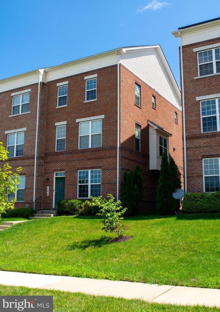 526 Victorianna Dr, Capitol Heights, MD 20743-3252