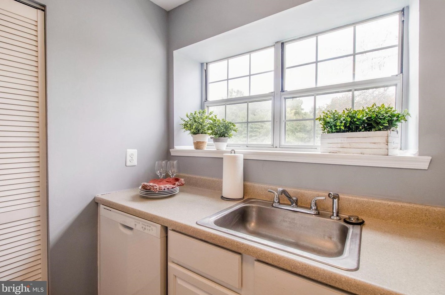 5761 Gladstone Way, Capitol Heights MD  20743-4223 exterior