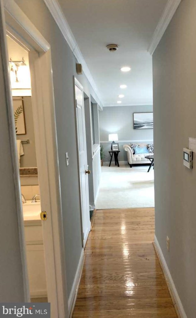 5526 Helmont Dr, Oxon Hill MD  20745-3229 exterior