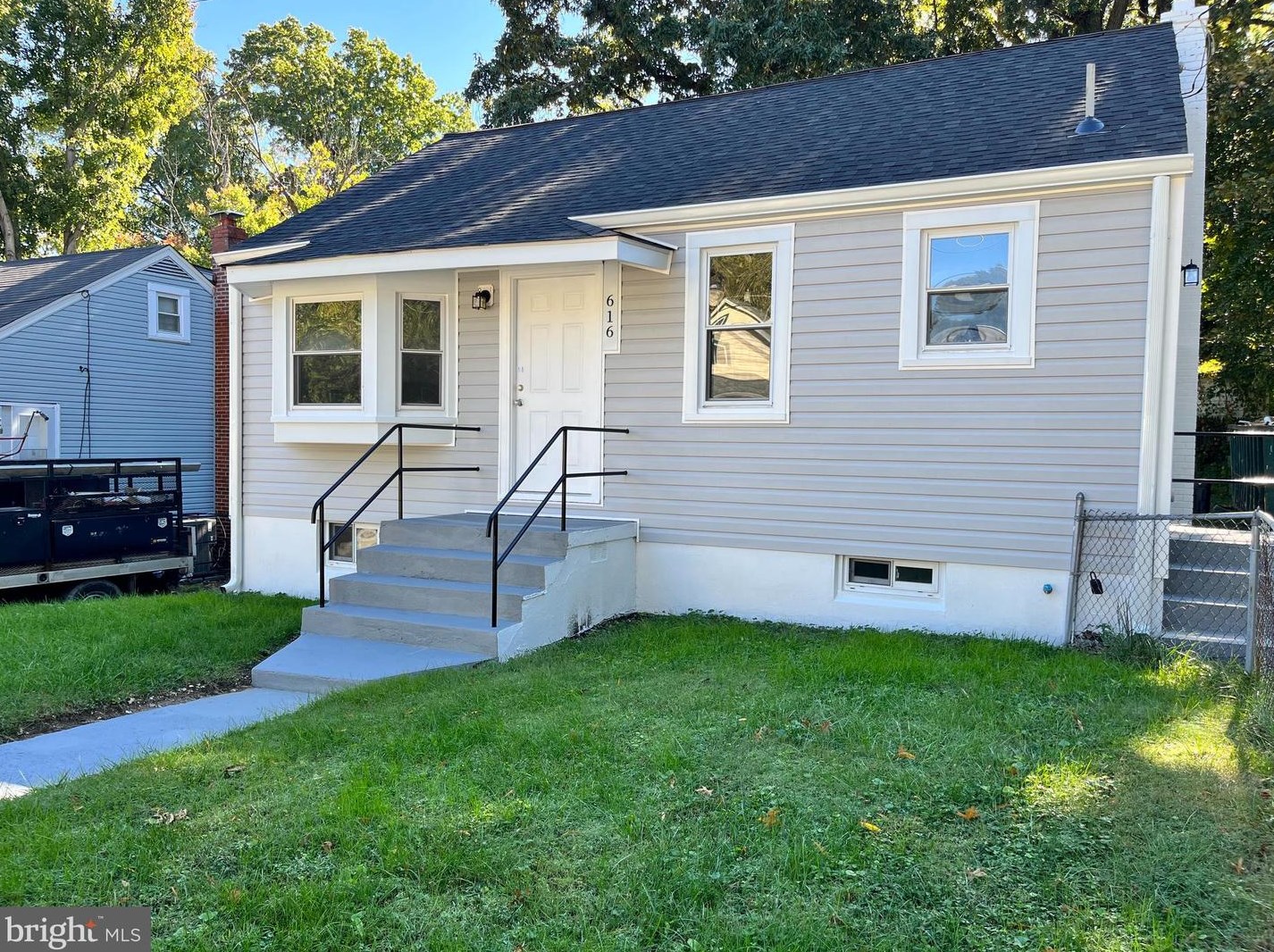 616 Clovis Ave, Capitol Heights, MD 20743-2811