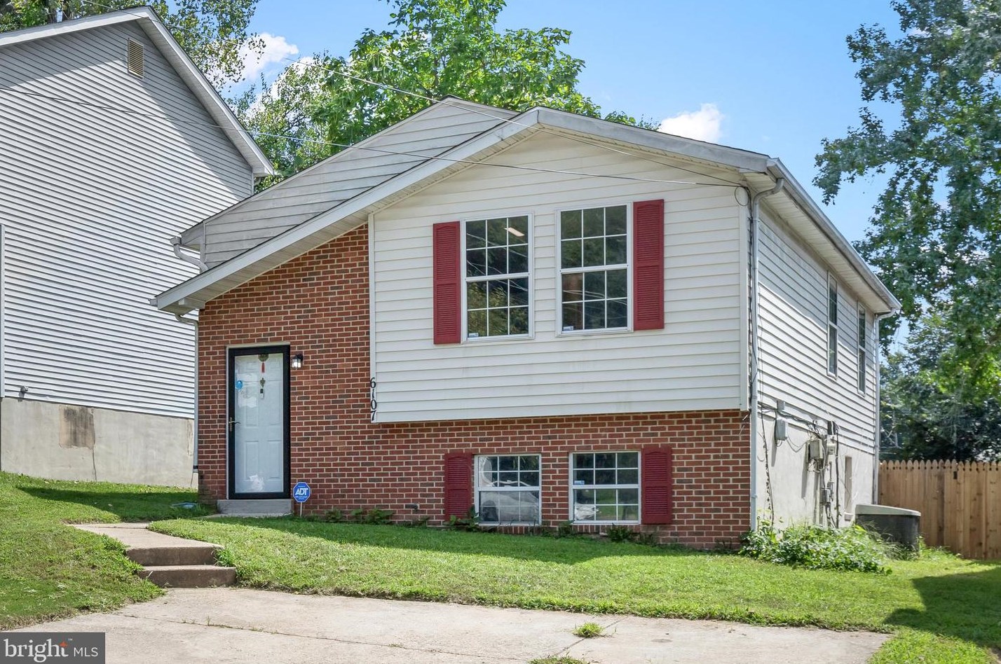 6107 L St, Capitol Heights MD  20743-1471 exterior