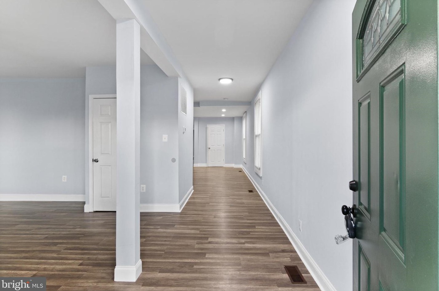 911 Balsamtree Dr, Capitol Heights MD 20743-1427 exterior