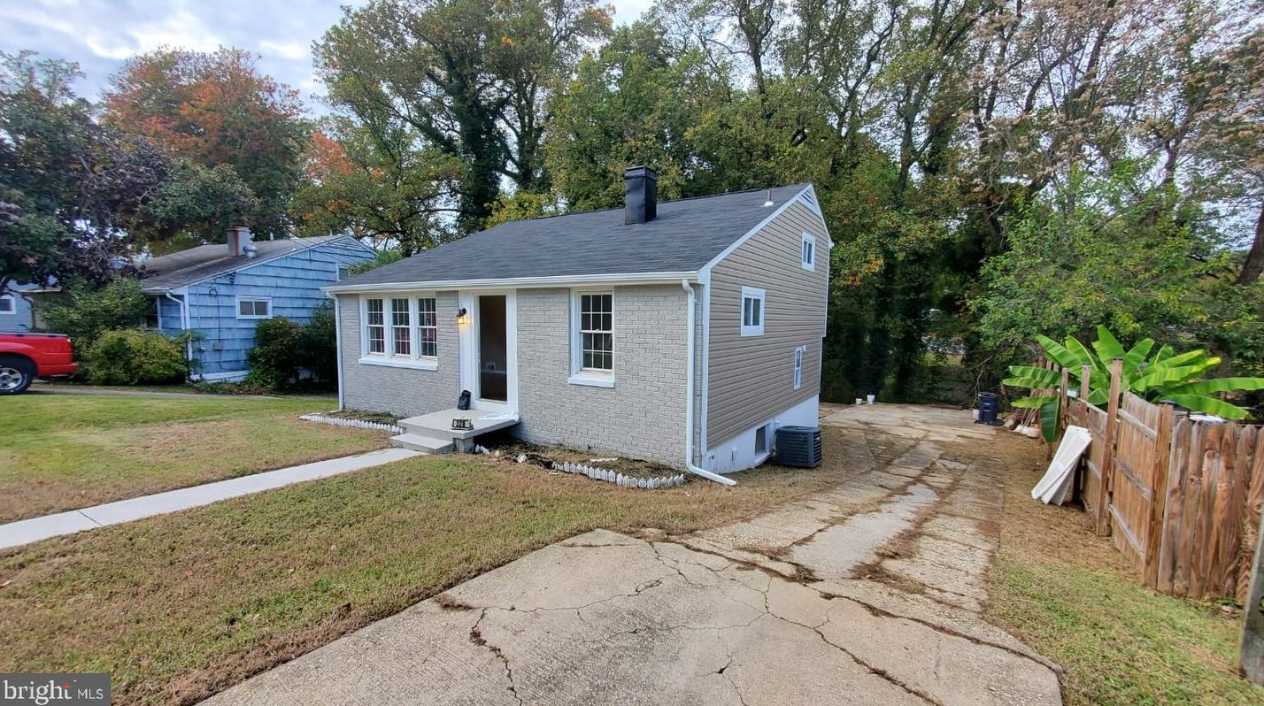 328 Winslow Rd, Oxon Hill, MD 20745