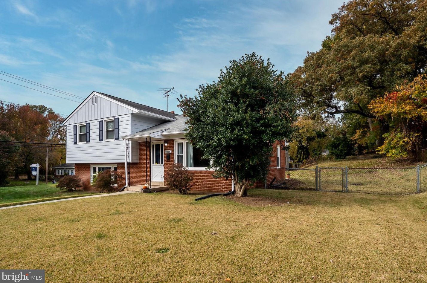 9400 Woodberry St, Lanham, MD 20706-3425