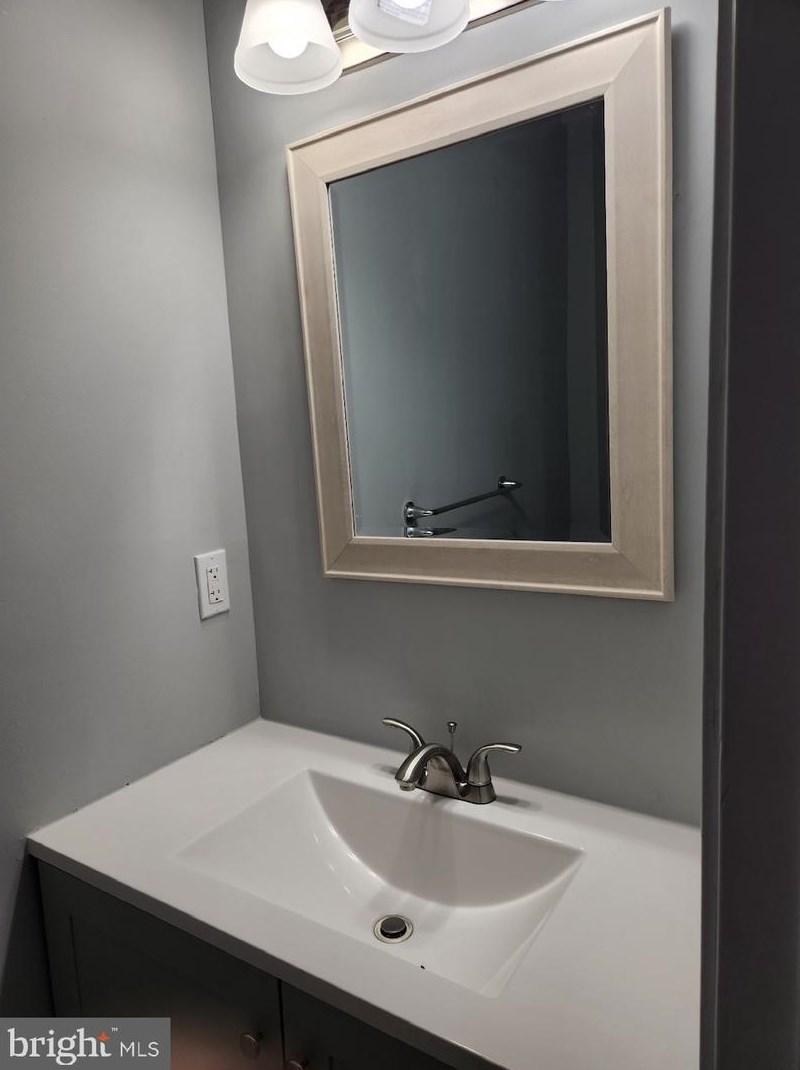 727 Larchmont Ave, Capitol Heights MD 20743-2842 exterior