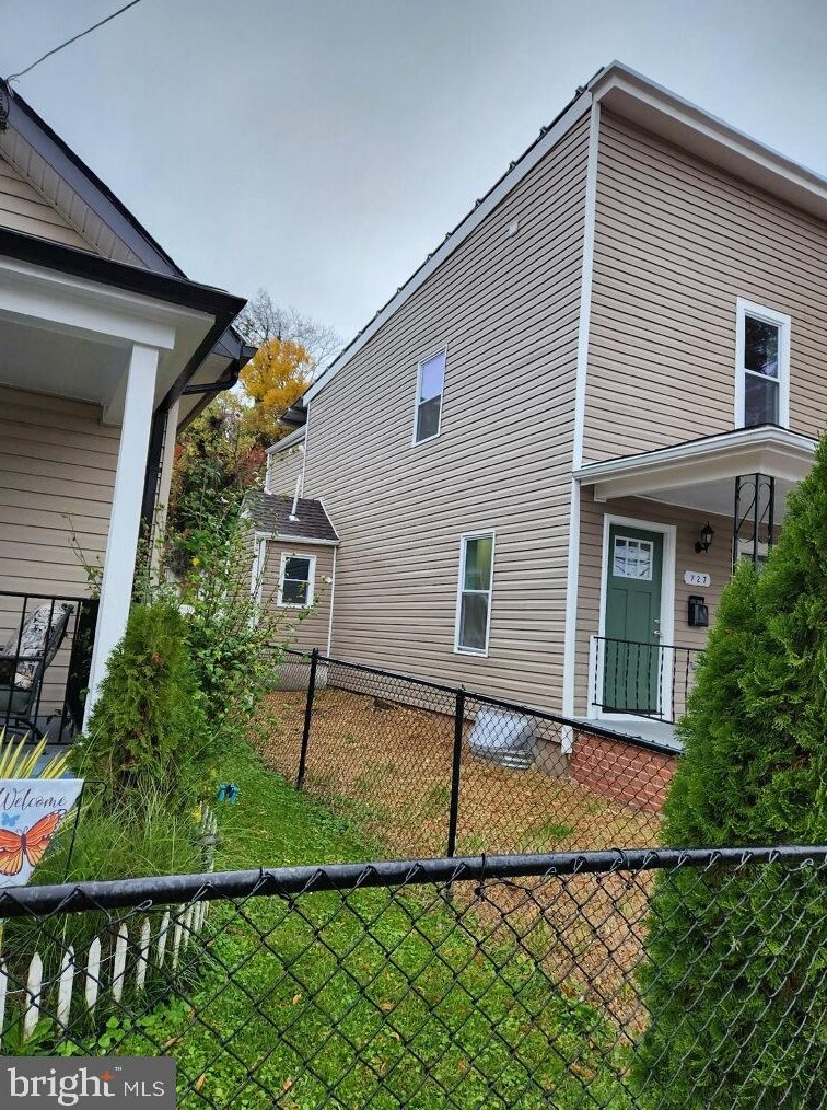 727 Larchmont Ave, Capitol Heights MD 20743-2842 exterior