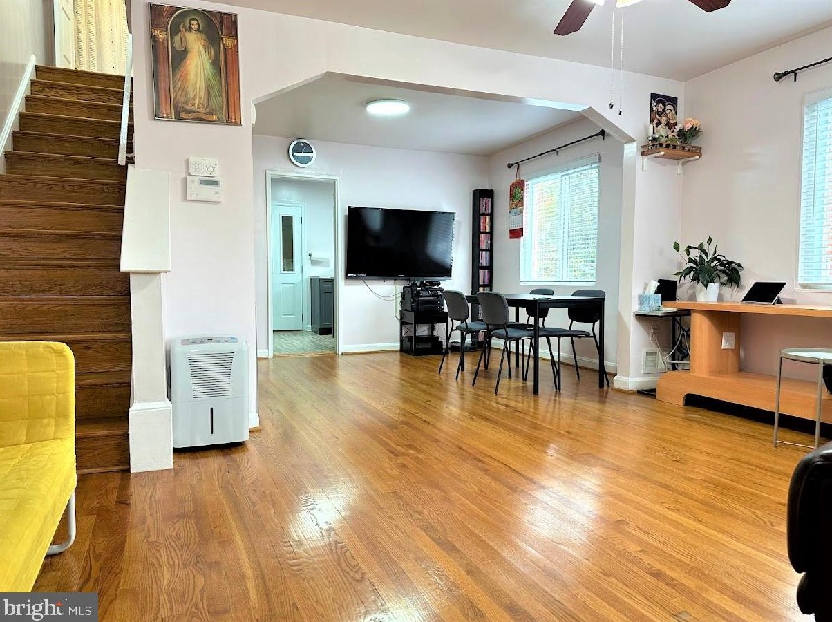 8332 Navahoe Dr, Silver Spring, MD 20903