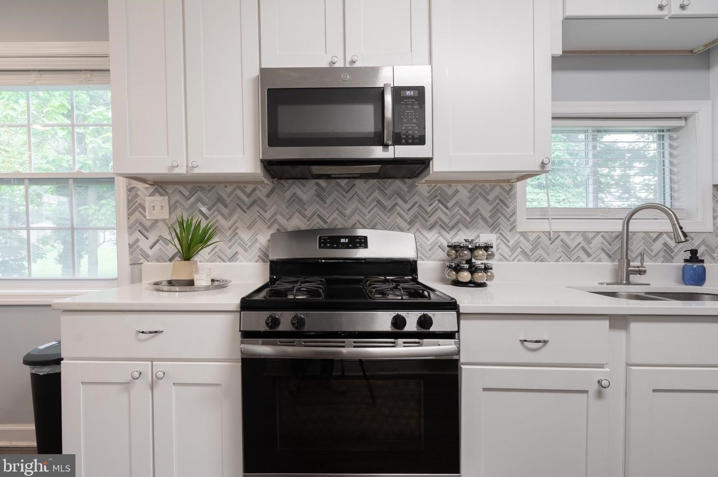 6102 Kolb St, Capitol Heights MD  20743-1461 exterior