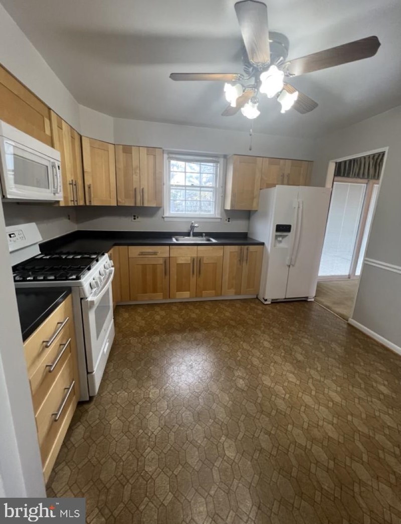 6309 Armor Dr, Clinton MD  20735-3415 exterior